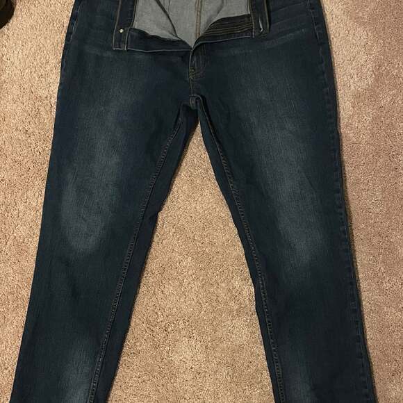 True Nation Men's Tapered Fit Jeans, Blue Denim, Size 44x32 - Picture 3 of 5